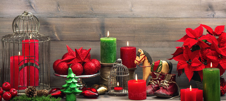christmas candles on wood blog2